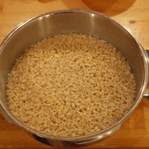 圧力鍋で漬け置きなしのもっちもち玄米１００％ごはん